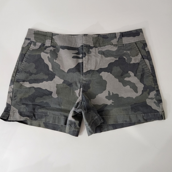 Soho New York & Company Camouflage Camo Shorts Size 10 - Picture 2 of 7